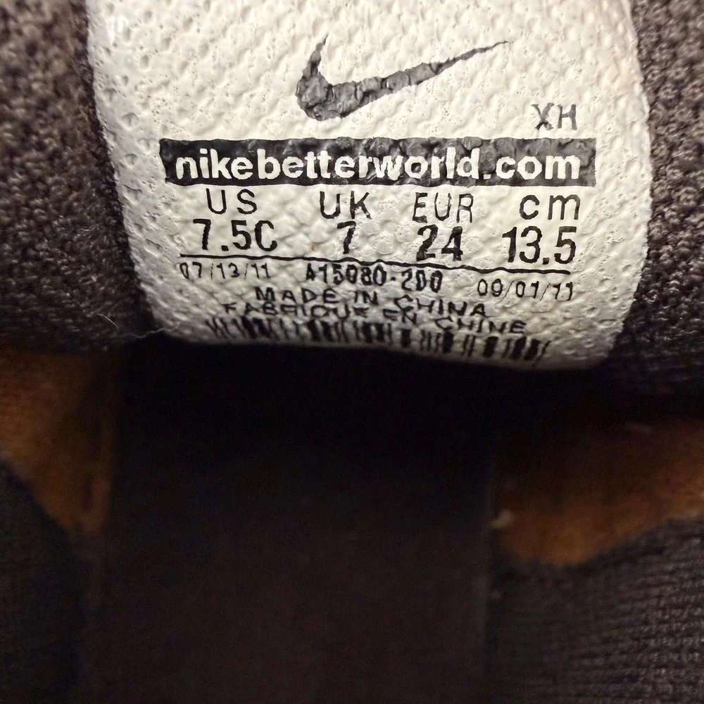 Nike black up